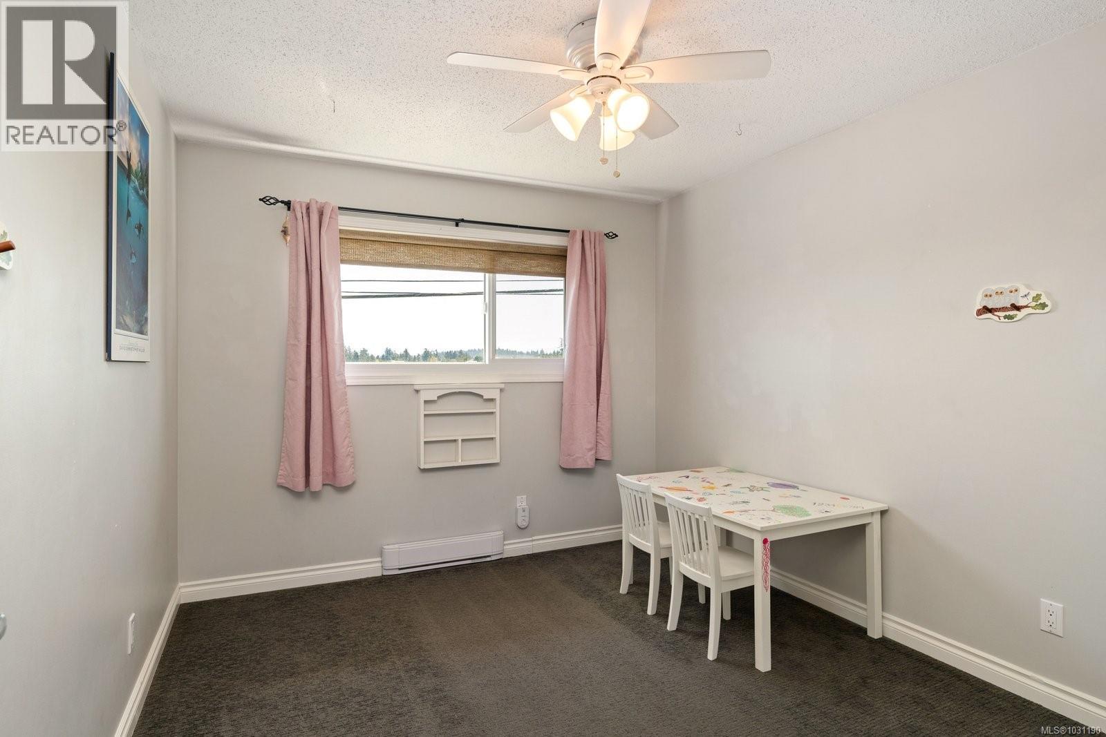  381 Montcalm Avenue, Saanich