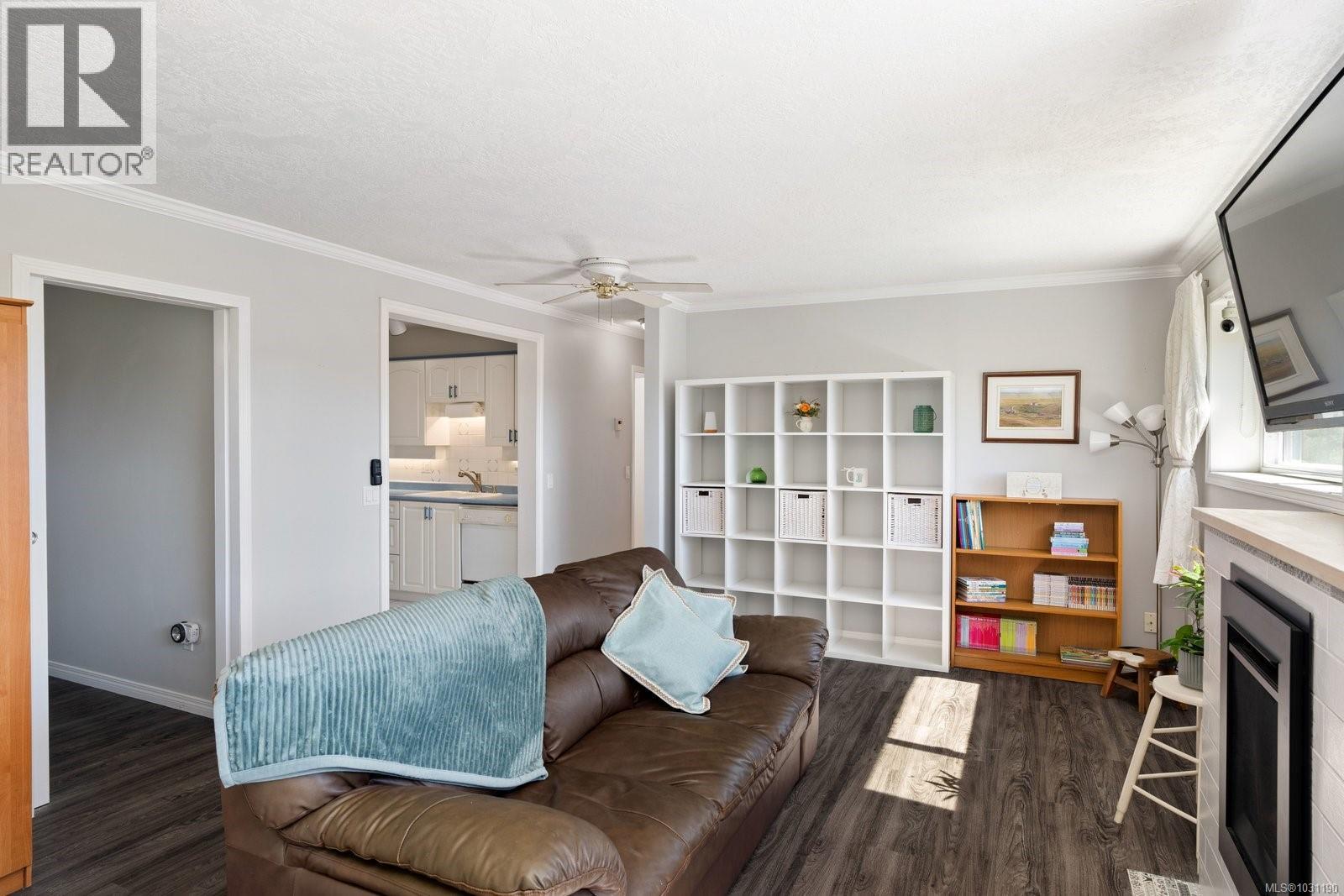  381 Montcalm Avenue, Saanich