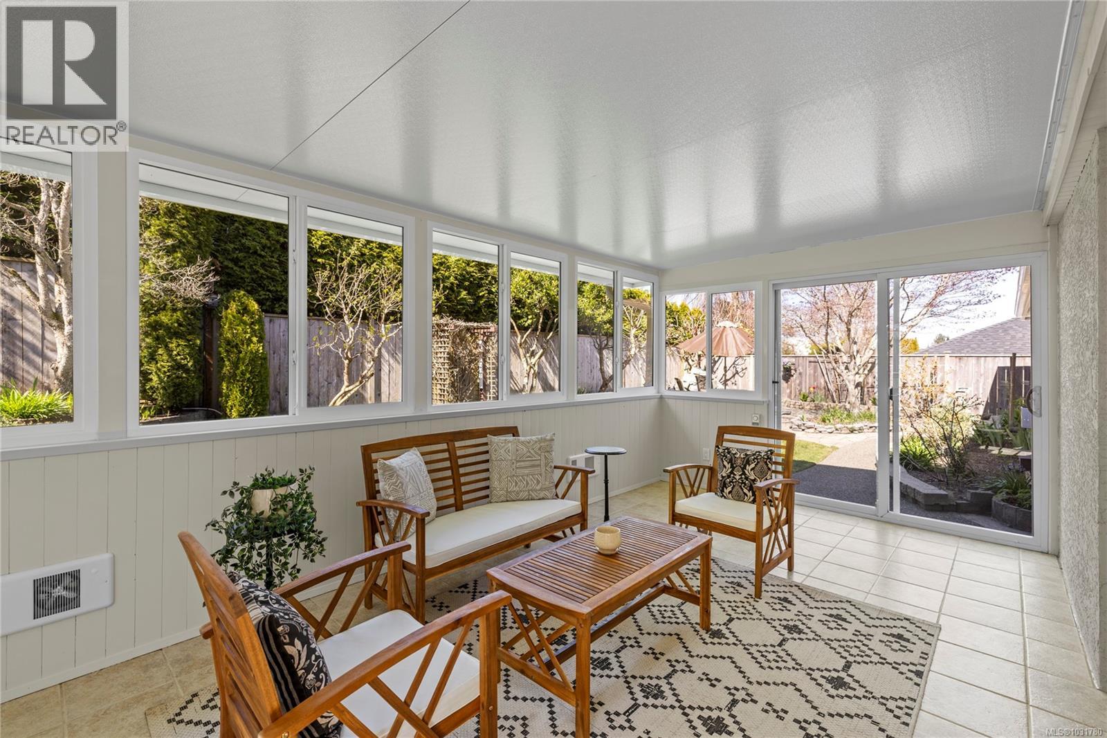 501 MUIRFIELD CLOSE - 26