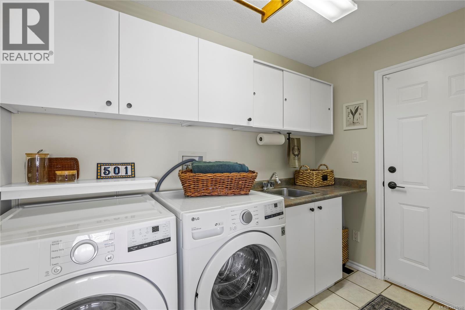 501 MUIRFIELD CLOSE - 32