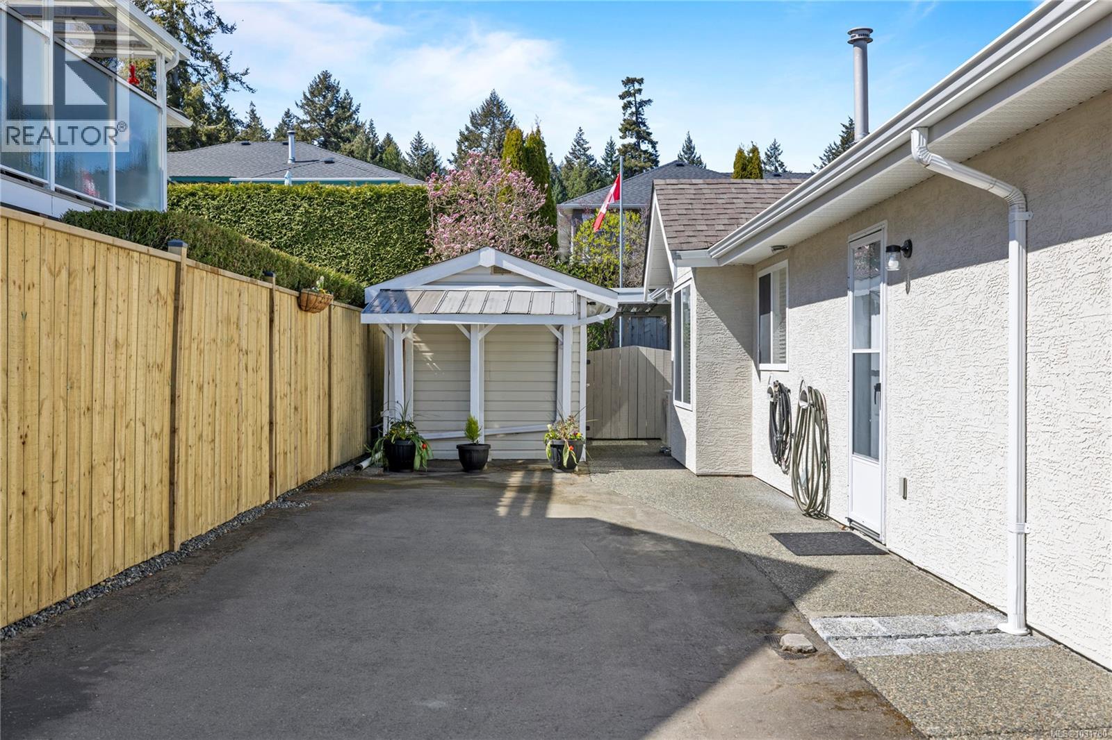 501 MUIRFIELD CLOSE - 40