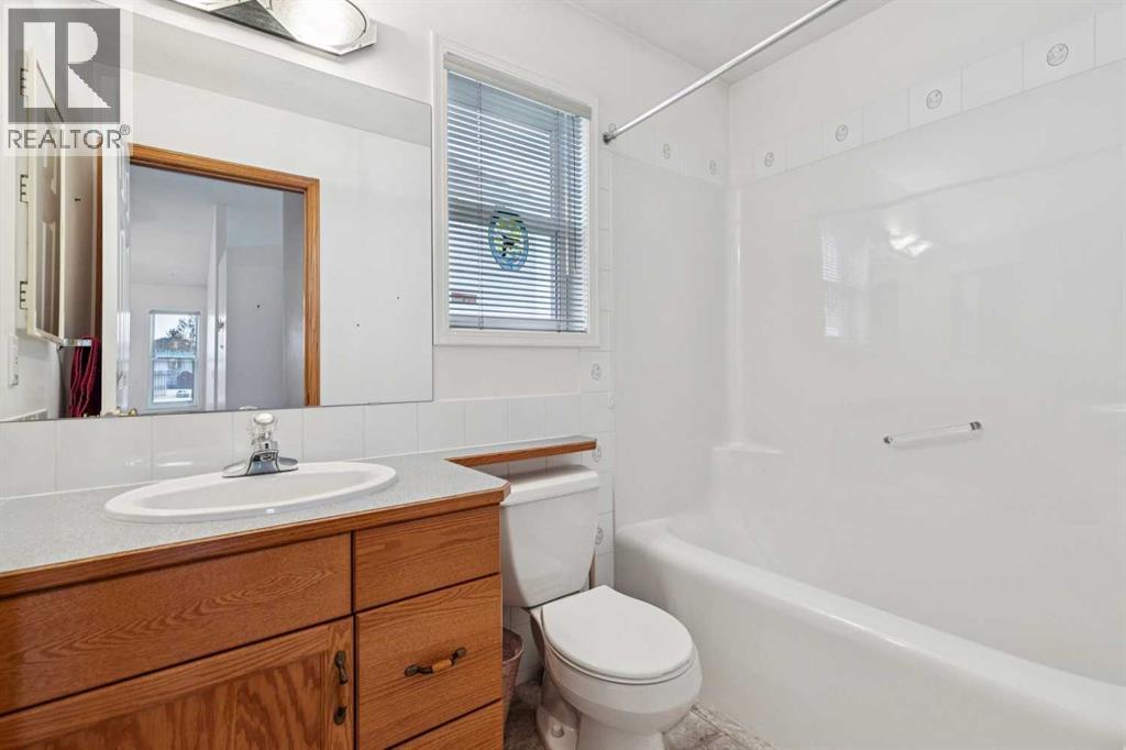 Single Family House Bi-level for Sale in  Anaheim Green NE Monterey Park Calgary 