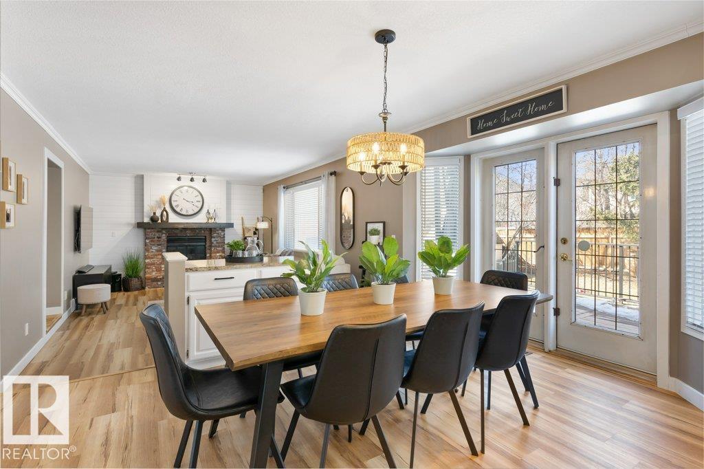 18 PARKWOOD DR, St. Albert