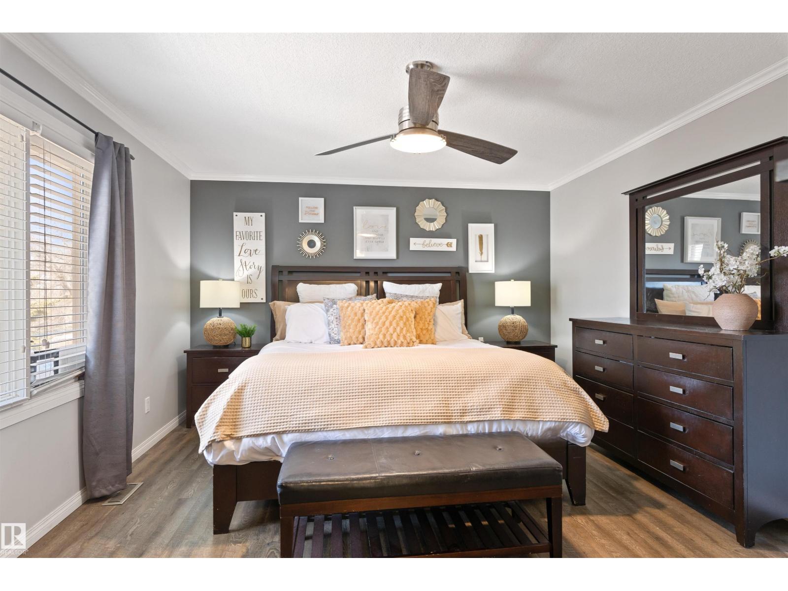 18 PARKWOOD DR, St. Albert