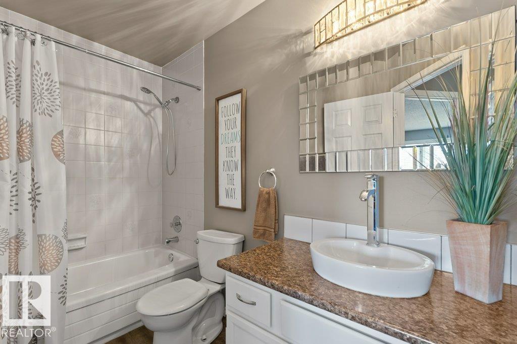 18 PARKWOOD DR, St. Albert