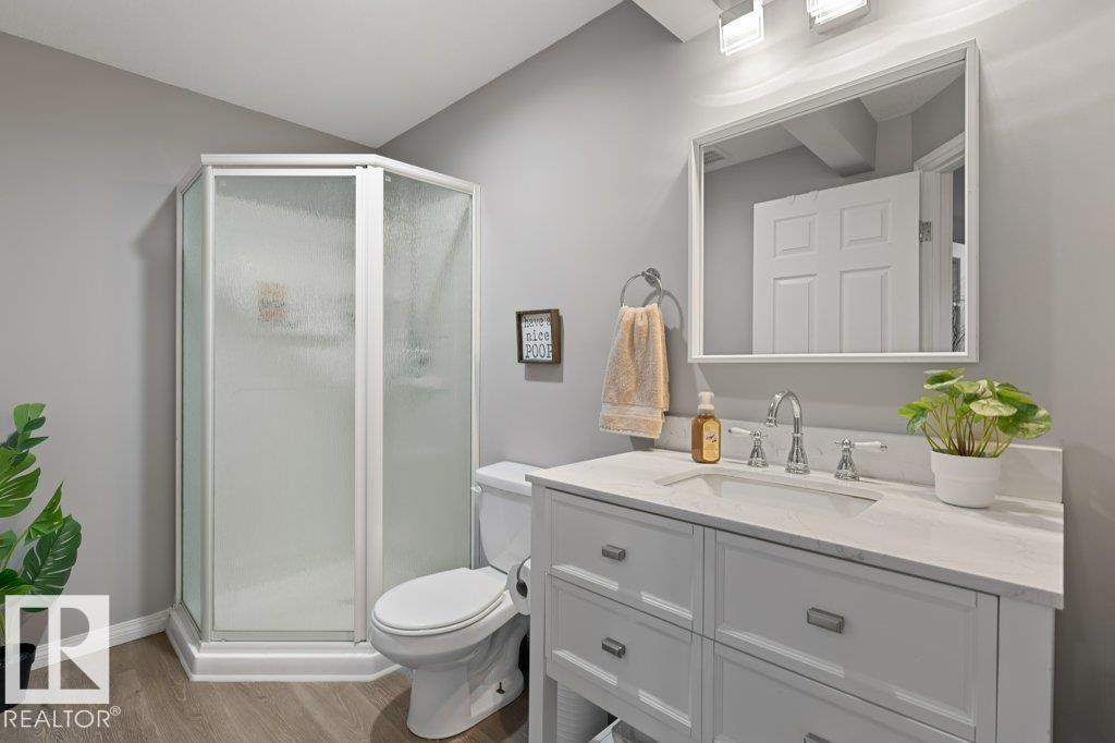 18 PARKWOOD DR, St. Albert