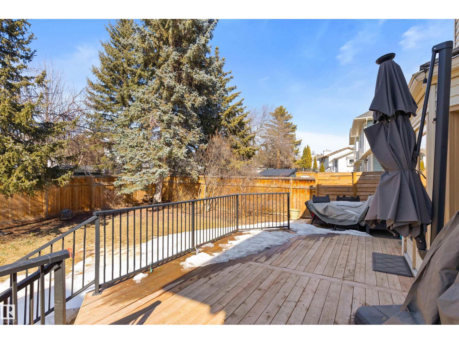 18 PARKWOOD DR, St. Albert