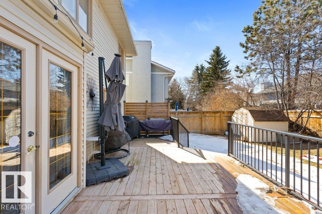 18 PARKWOOD DR, St. Albert