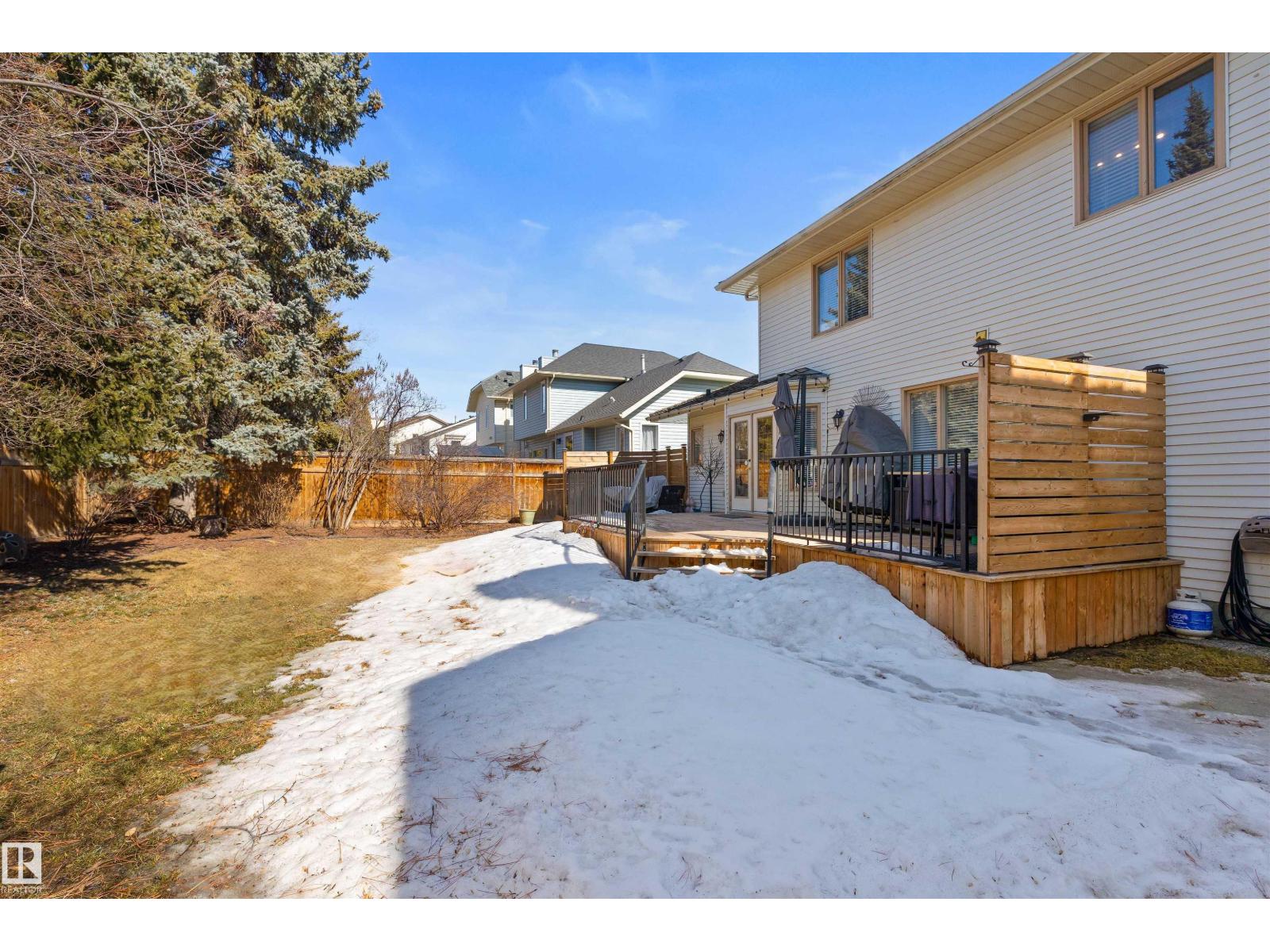 18 PARKWOOD DR, St. Albert