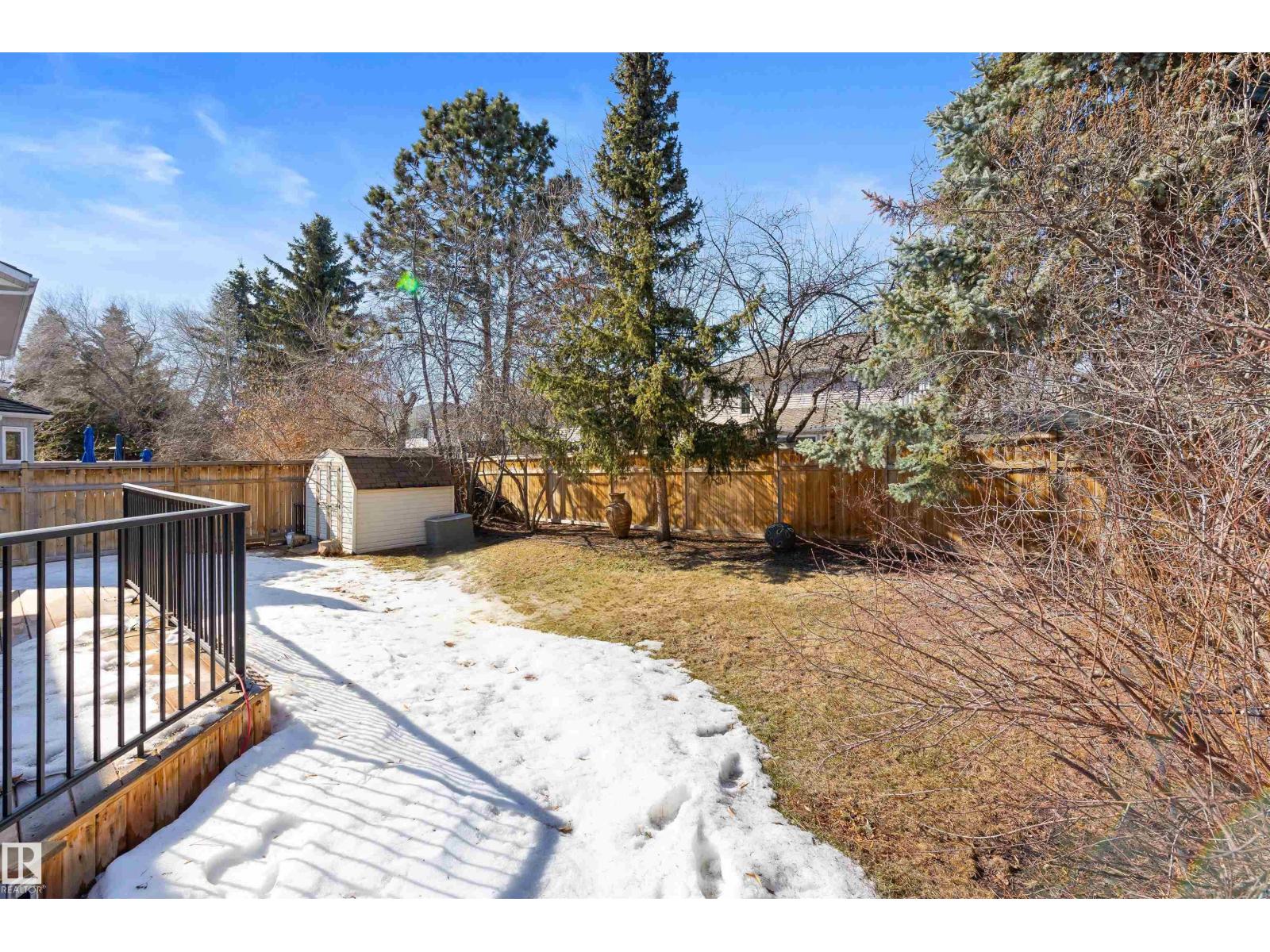 18 PARKWOOD DR, St. Albert