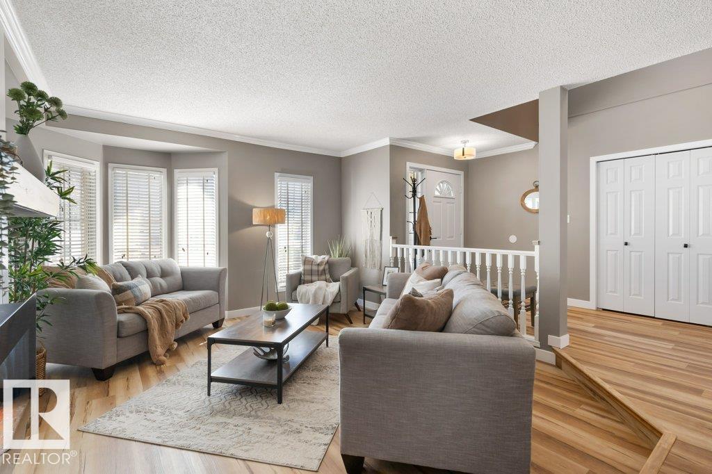 18 PARKWOOD DR, St. Albert