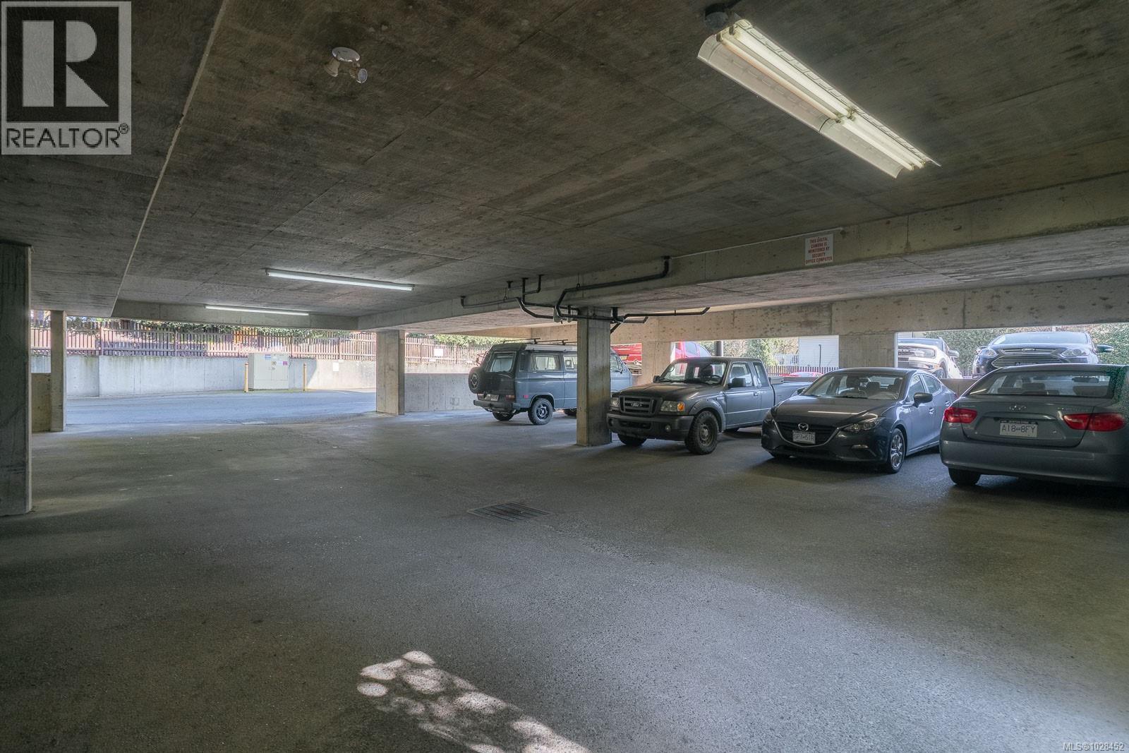 #303 550 BRADLEY ST - 27