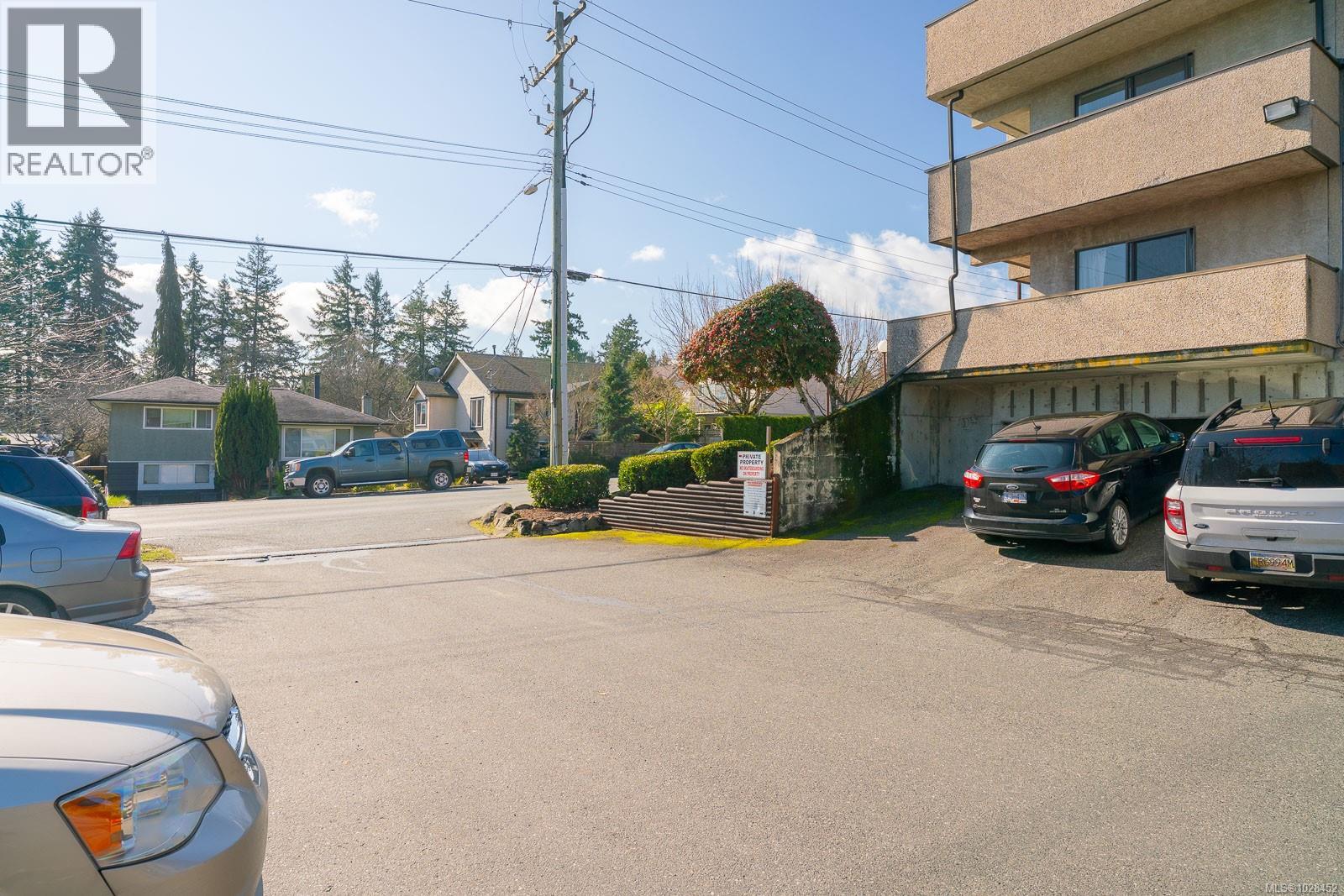 #303 550 Bradley St - 30