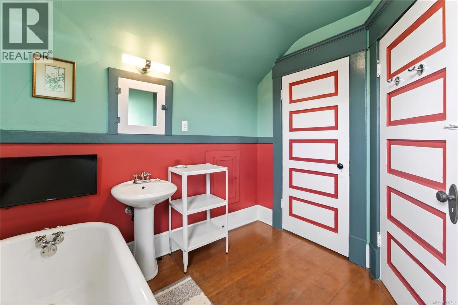 1150 EMPRESS AVE - 23