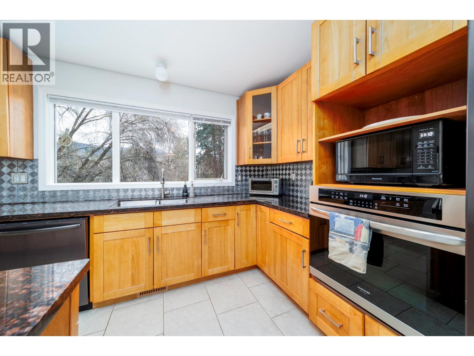 10943 Eva Road, Lake Country