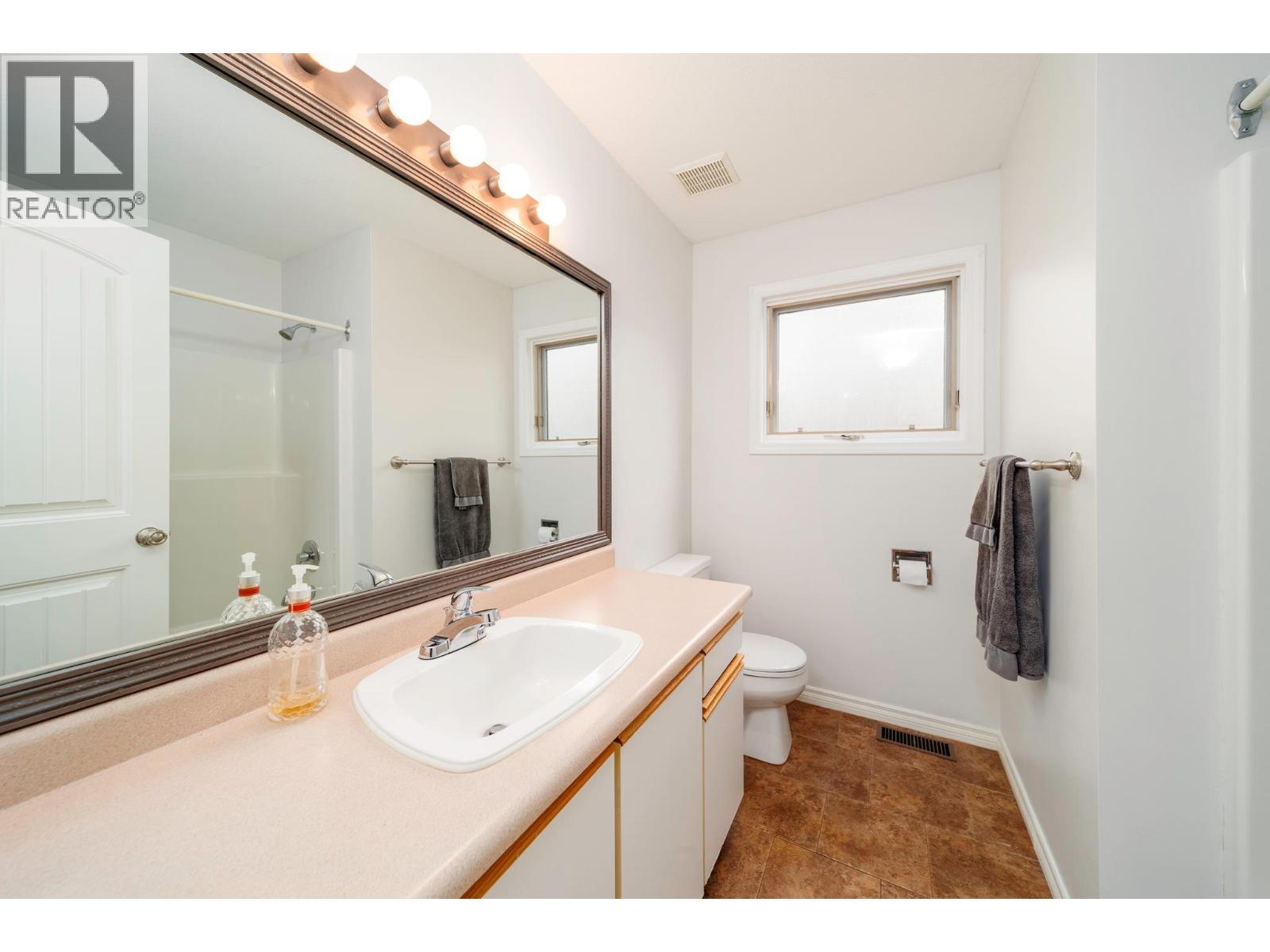 10943 Eva Road, Lake Country