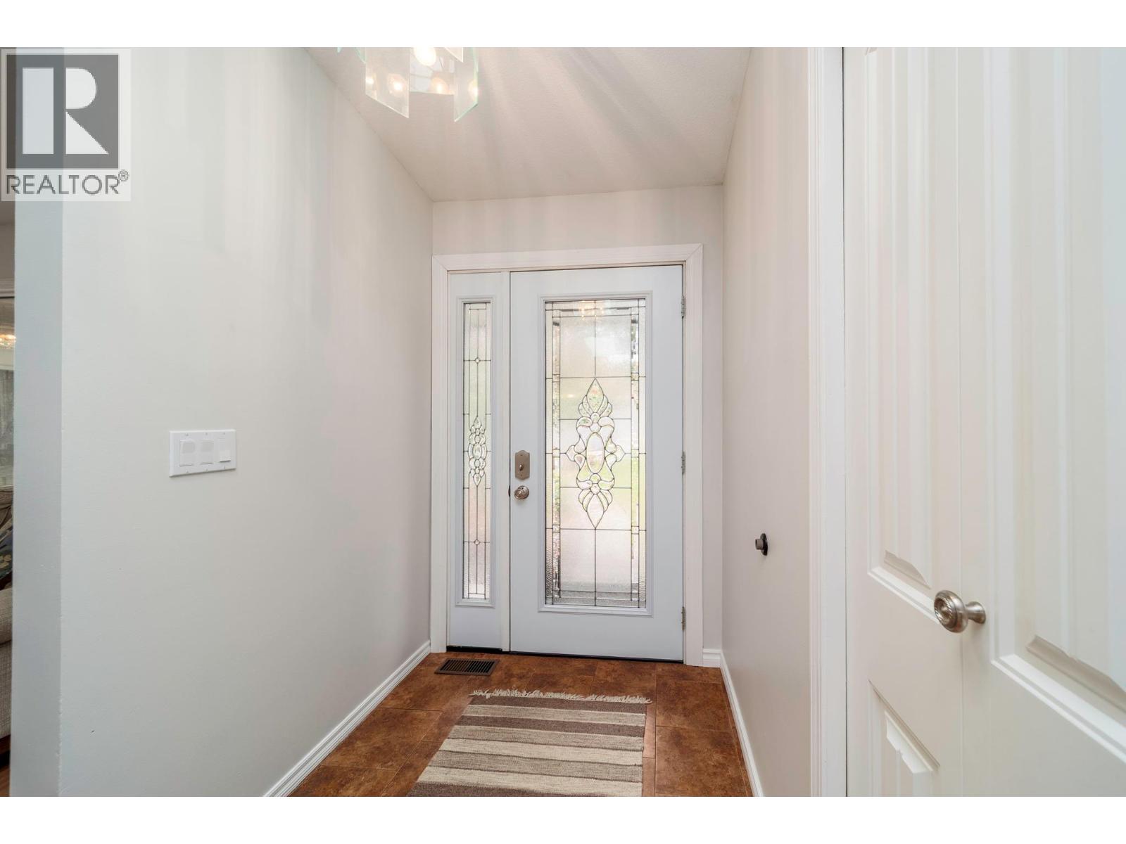 10943 Eva Road, Lake Country