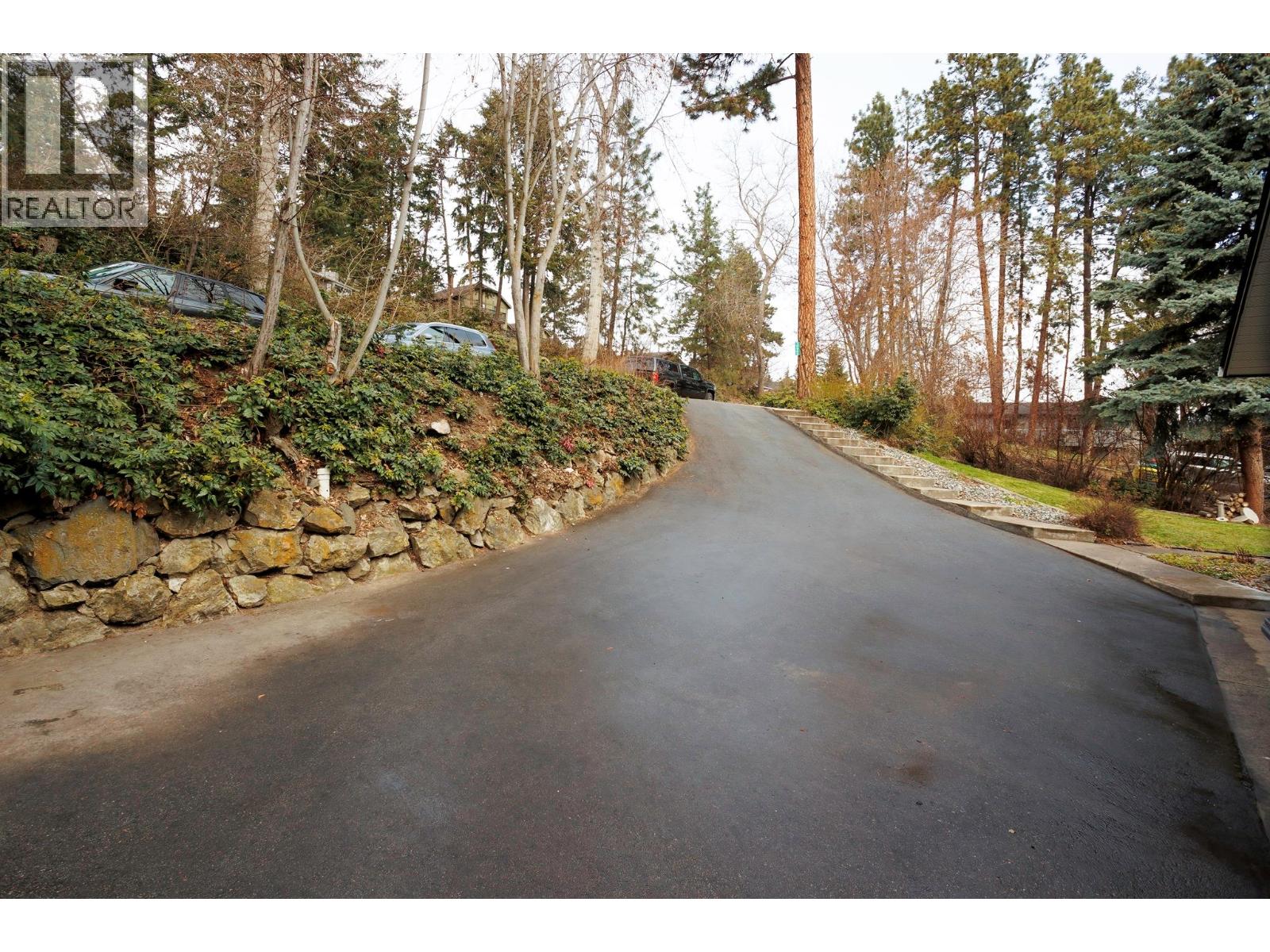 10943 Eva Road, Lake Country