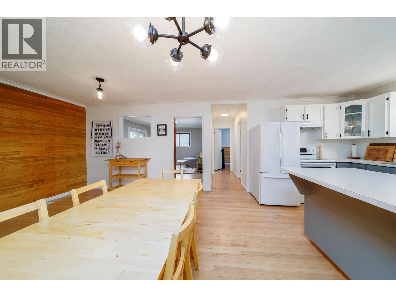 11011 Hallam Drive, Lake Country