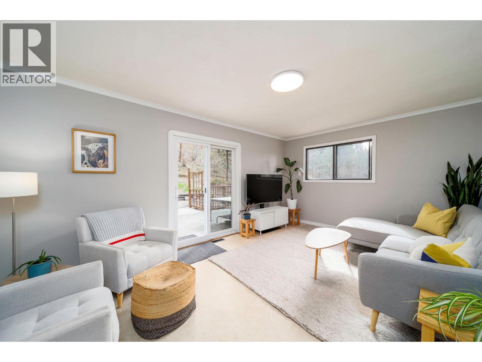 11011 Hallam Drive, Lake Country