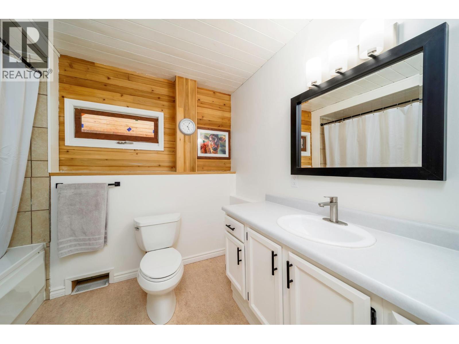 11011 Hallam Drive, Lake Country