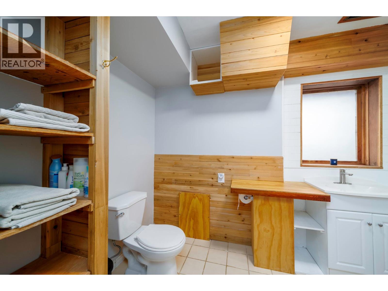 11011 Hallam Drive, Lake Country