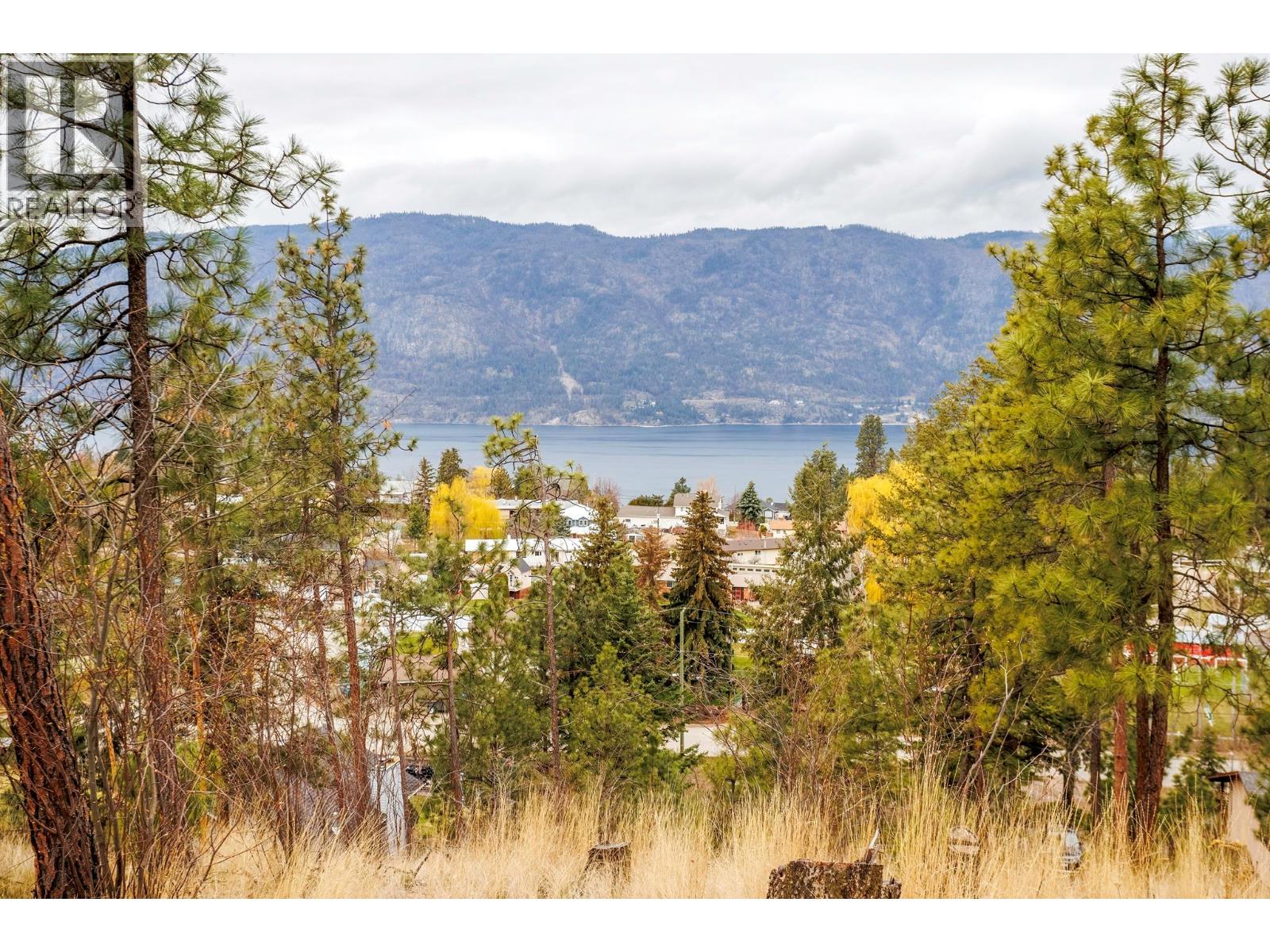 11011 Hallam Drive, Lake Country