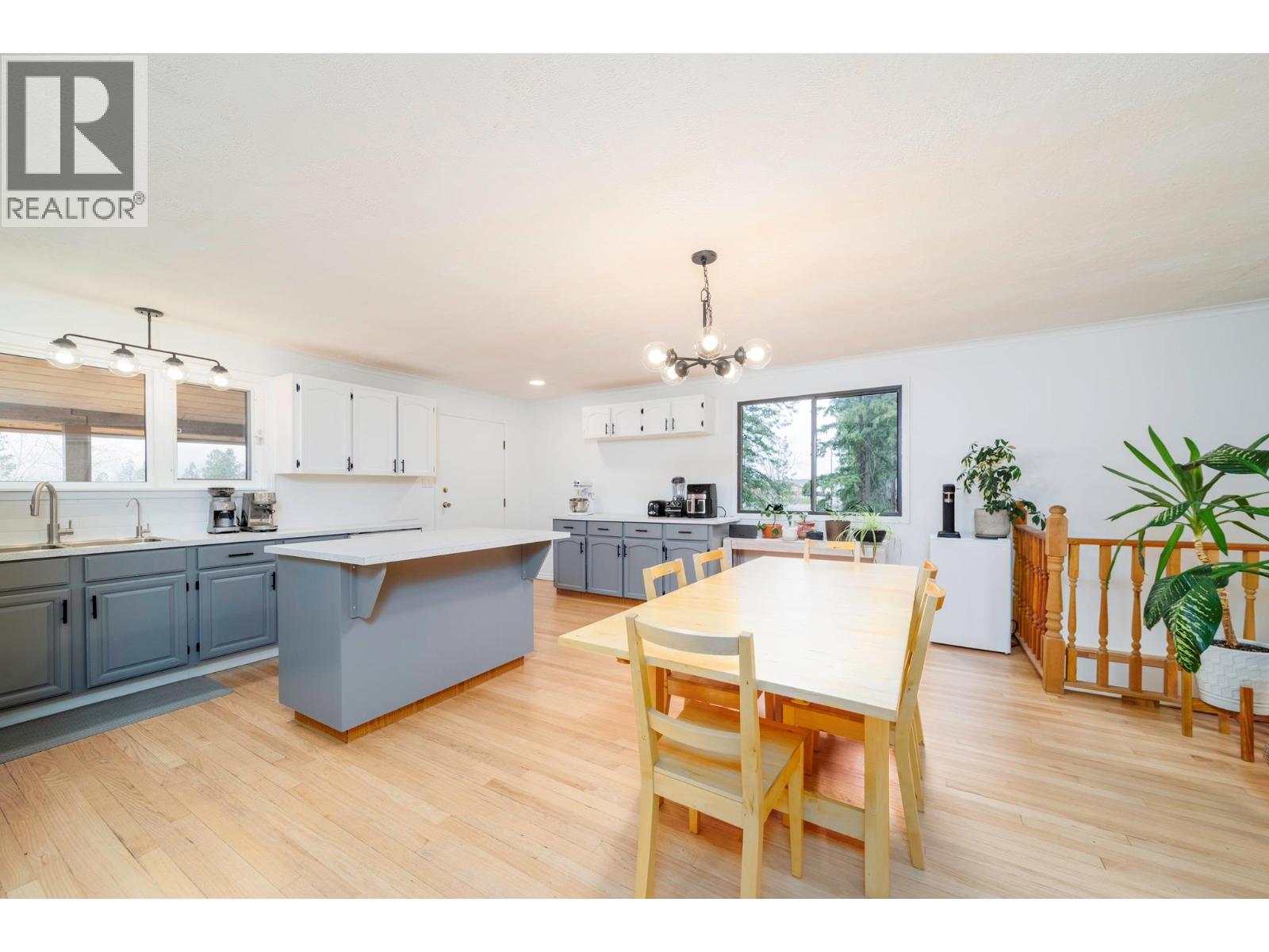 11011 Hallam Drive, Lake Country