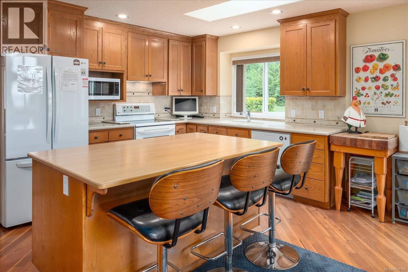 548 FOURNEAU WAY - 4