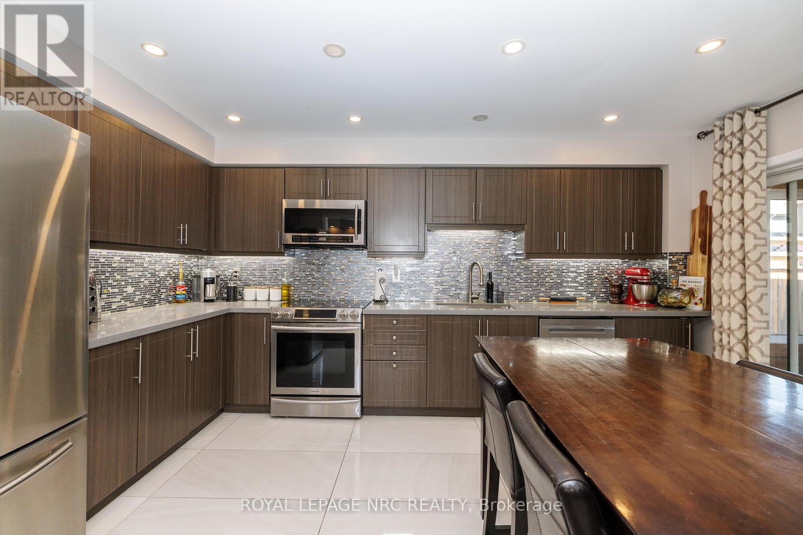 7764 SYCAMORE DRIVE — photo 24
