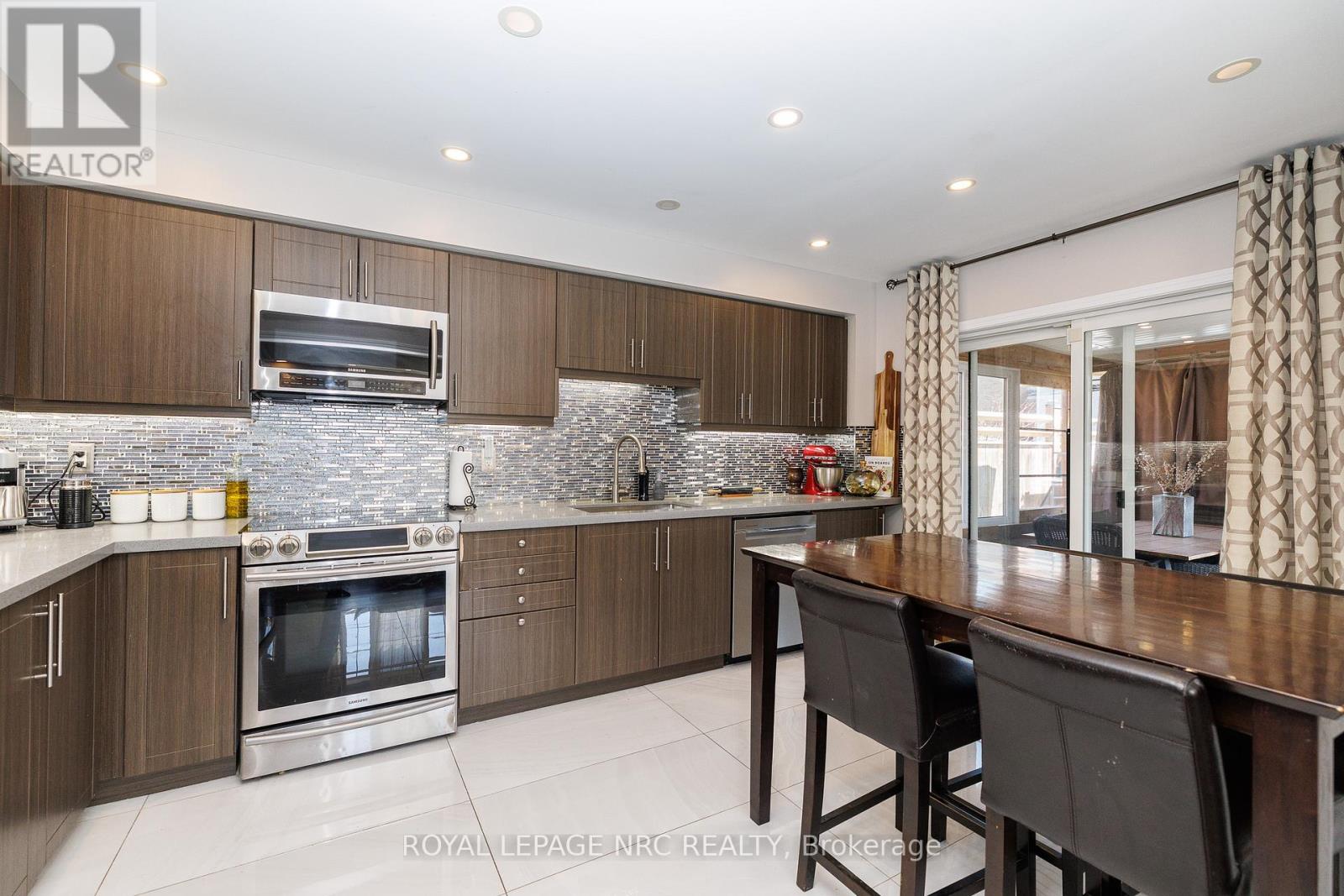 7764 SYCAMORE DRIVE — photo 25