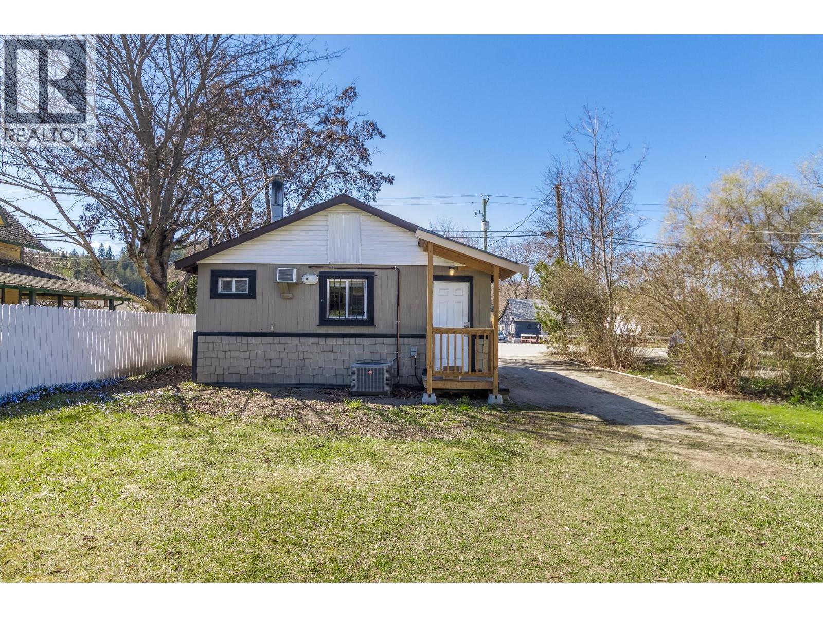  7310 50 Street, Salmon Arm