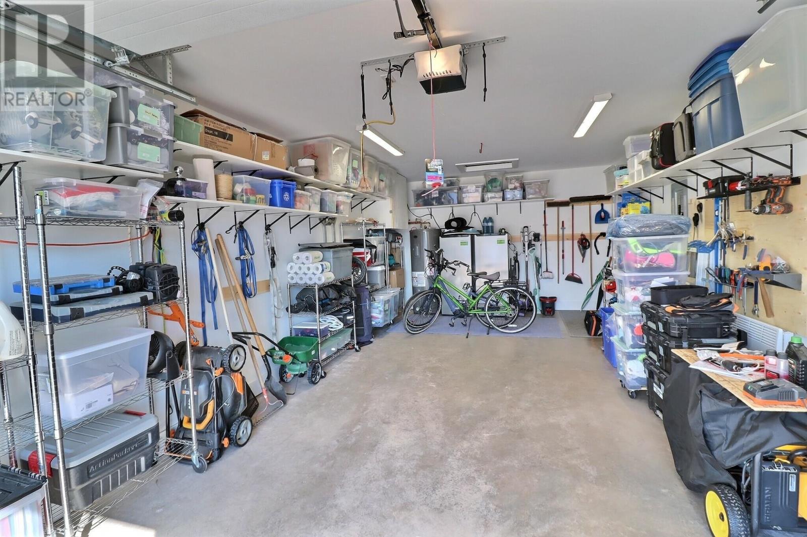 19 ELLIS AVENUE - 20