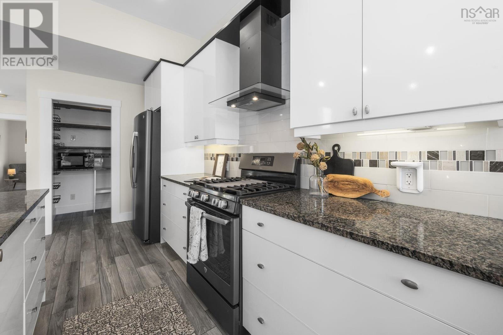 78 BRAMWELL COURT - 19