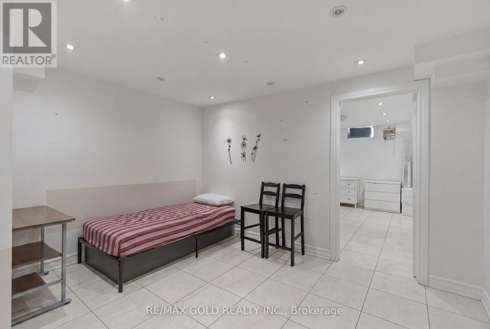 2 CALDERSTONE ROAD - 37