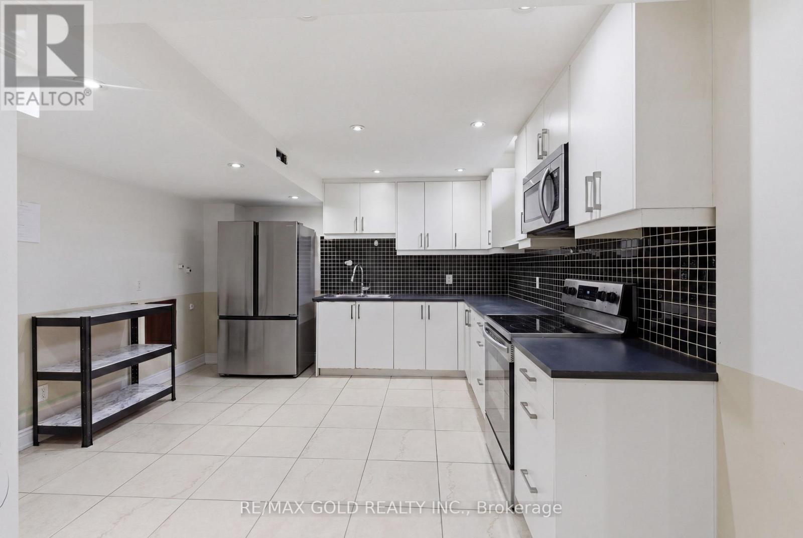2 CALDERSTONE ROAD - 36