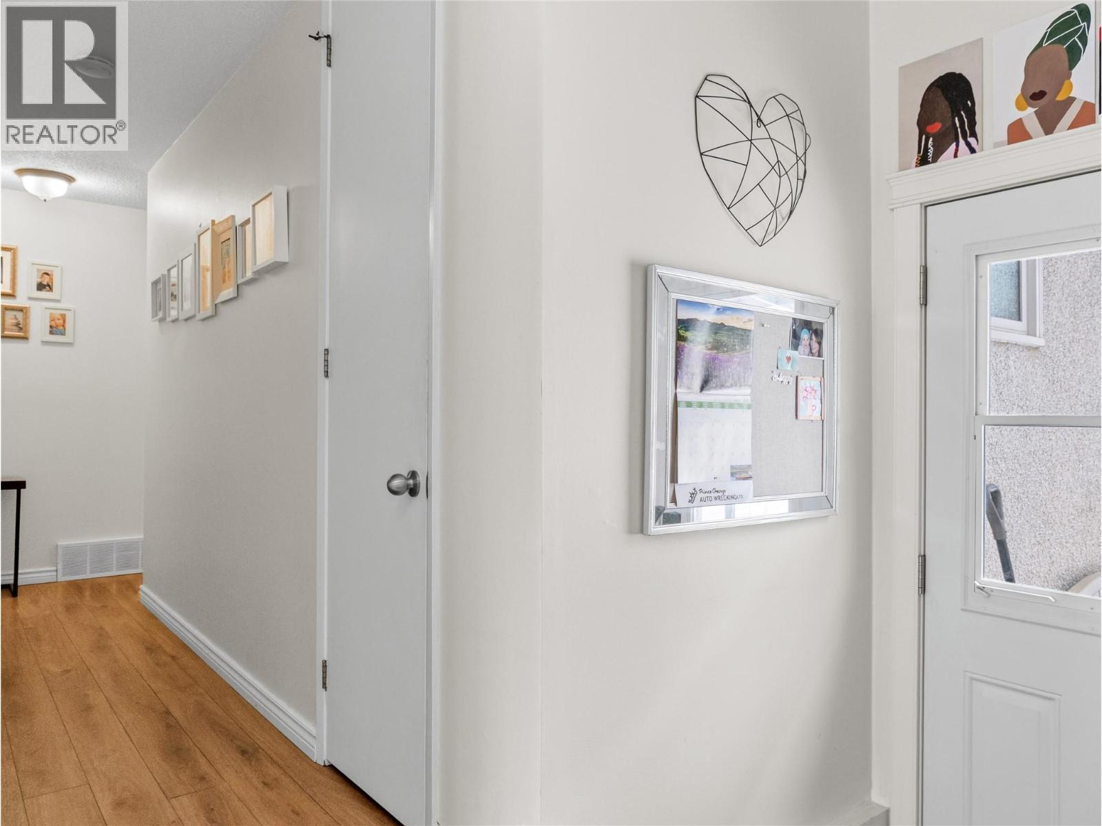 1841 ASPEN DRIVE - 24