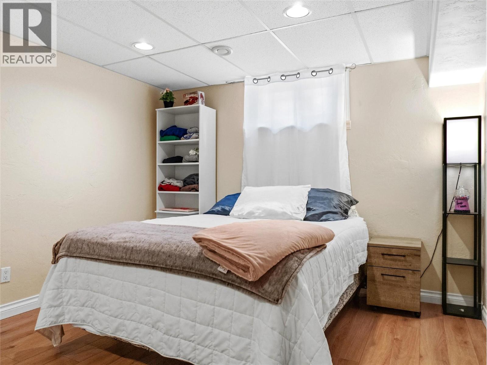 1841 ASPEN DRIVE - 48