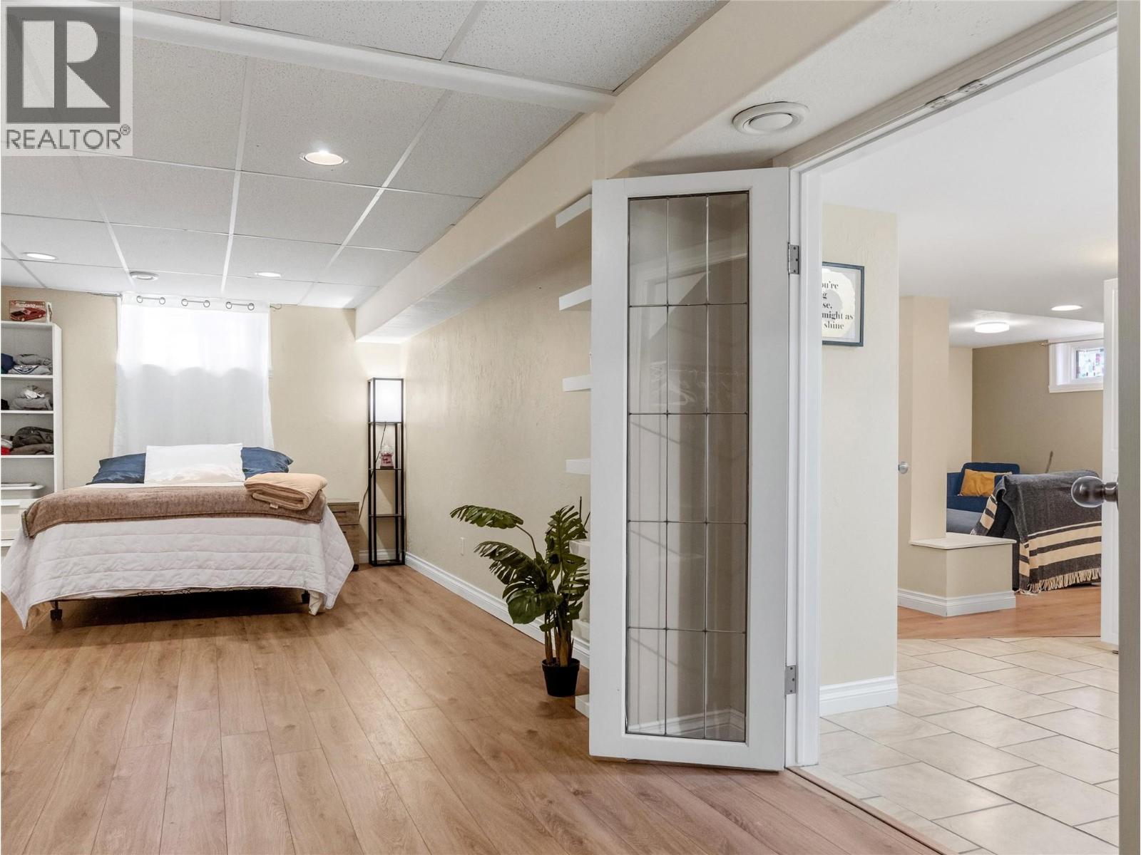 1841 ASPEN DRIVE - 46