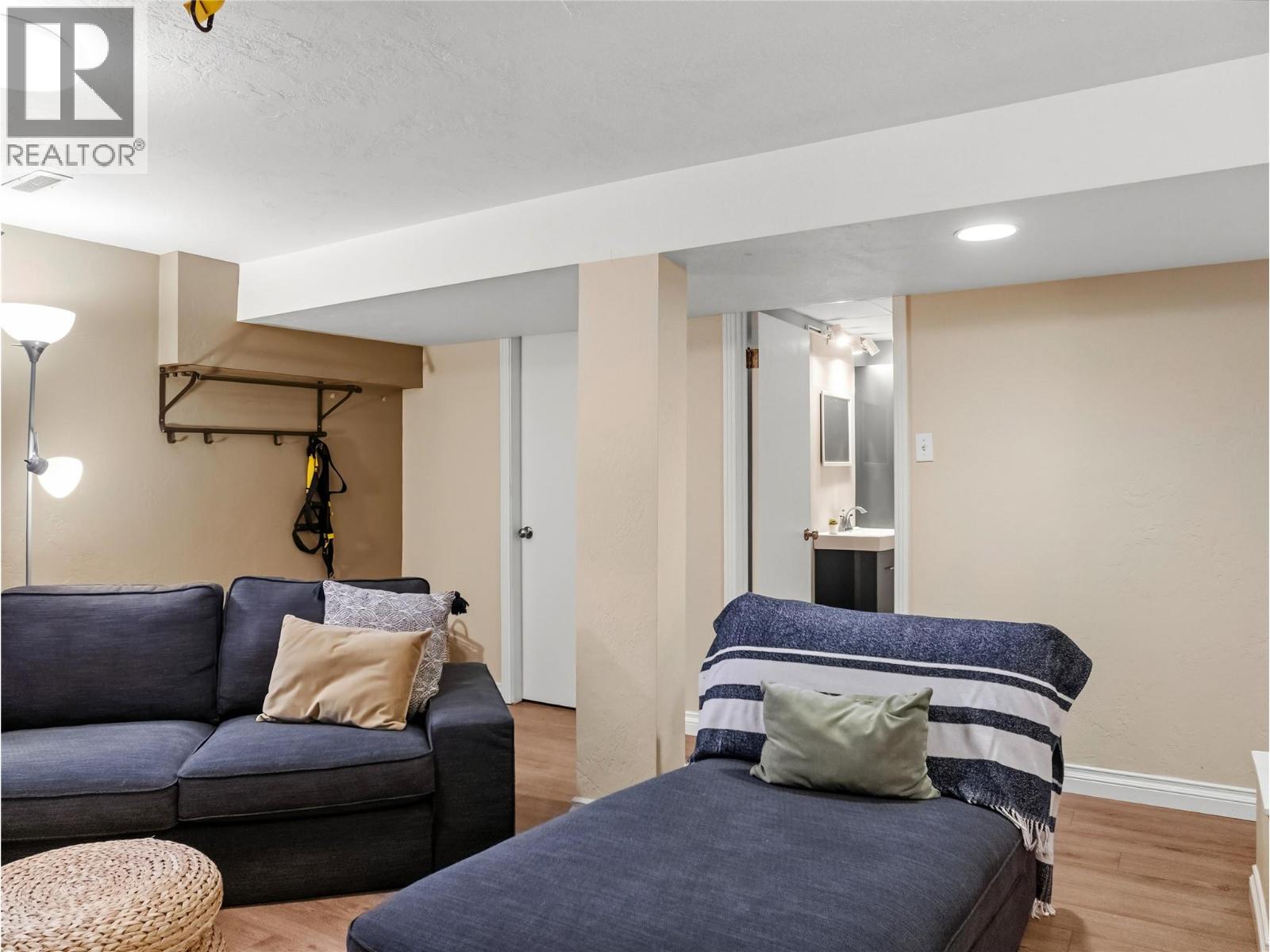 1841 ASPEN DRIVE - 62