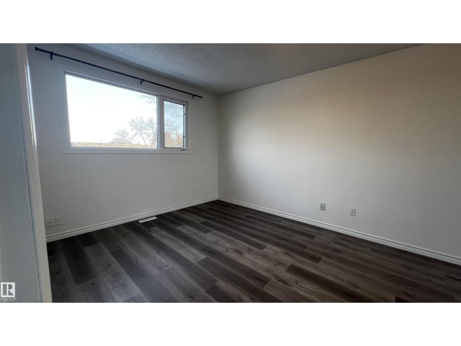 3323 107 AV NW NW, Edmonton