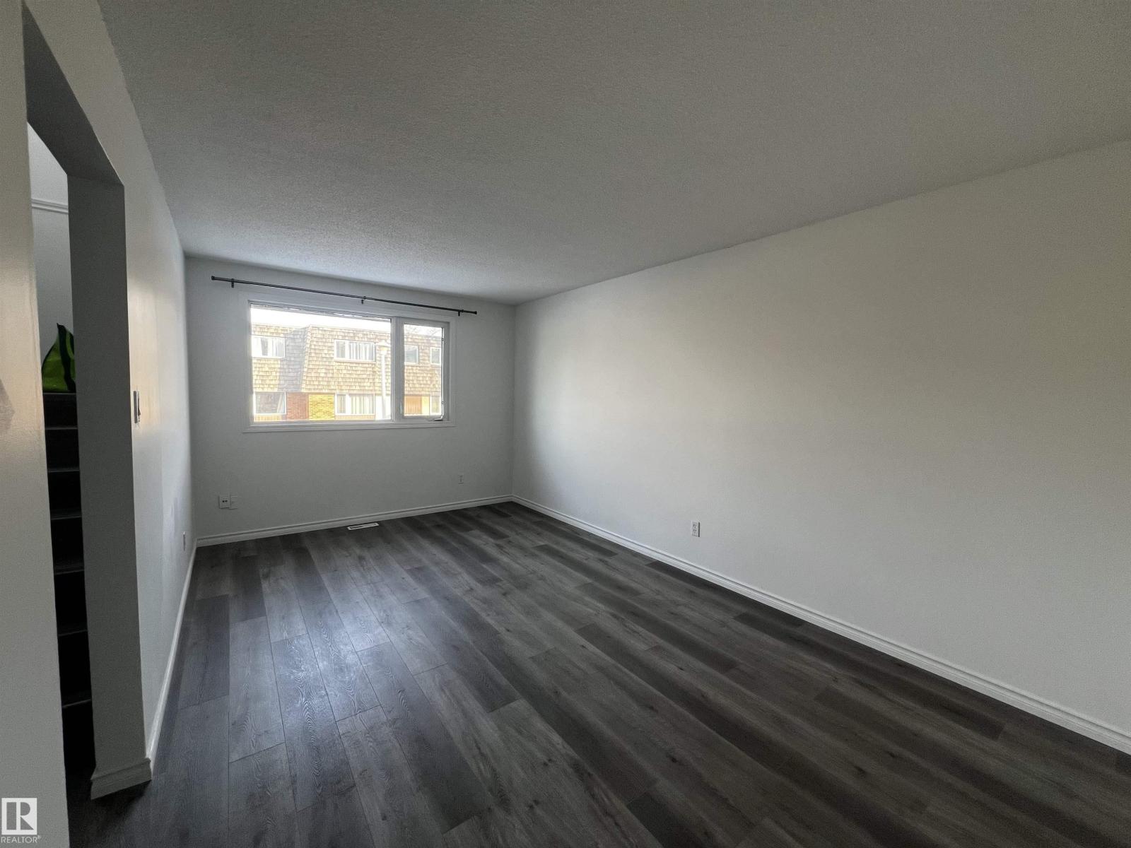 3323 107 AV NW NW, Edmonton