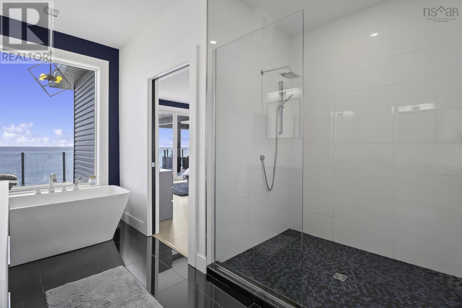 520 KETCH HARBOUR ROAD - 28