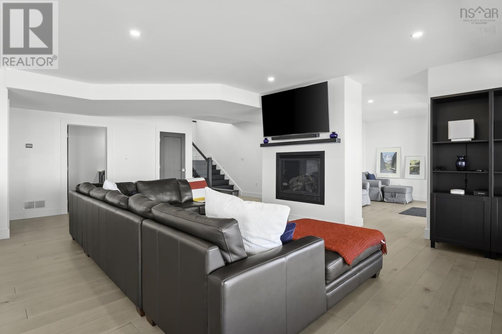 520 KETCH HARBOUR ROAD - 41