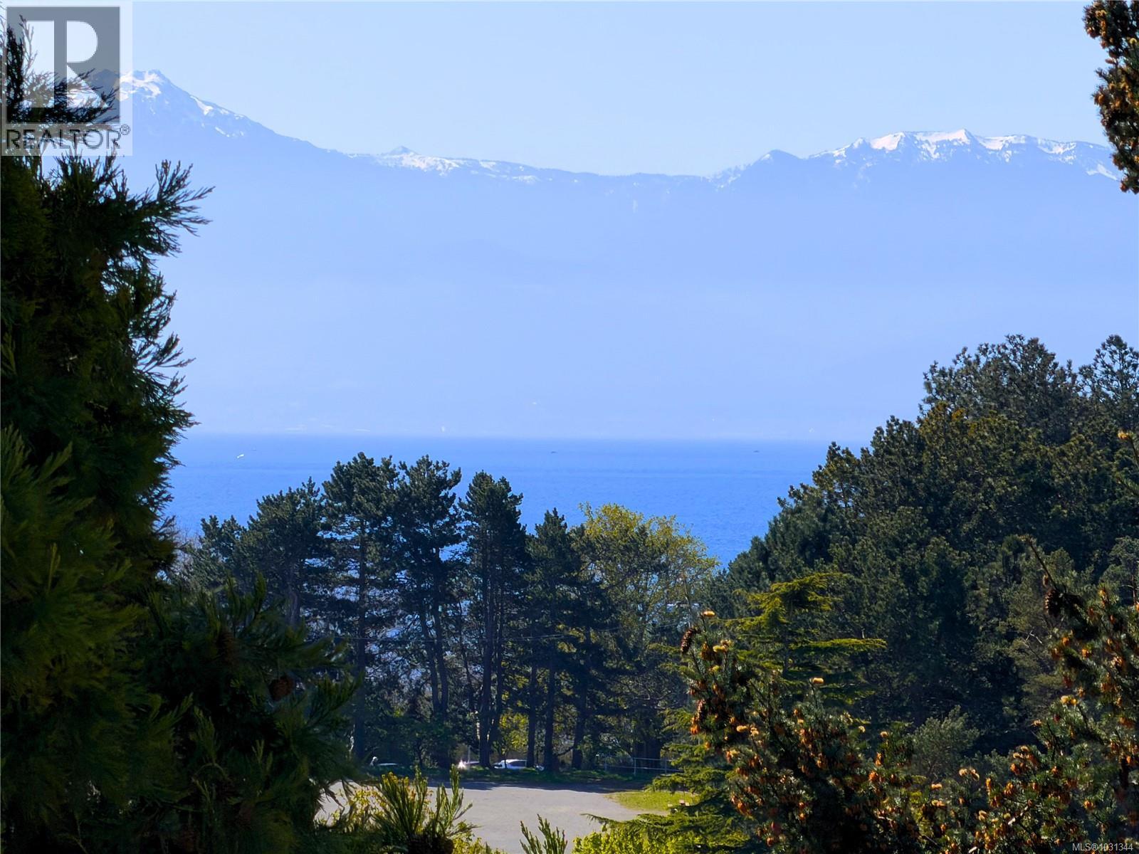 #902 250 DOUGLAS ST - 8