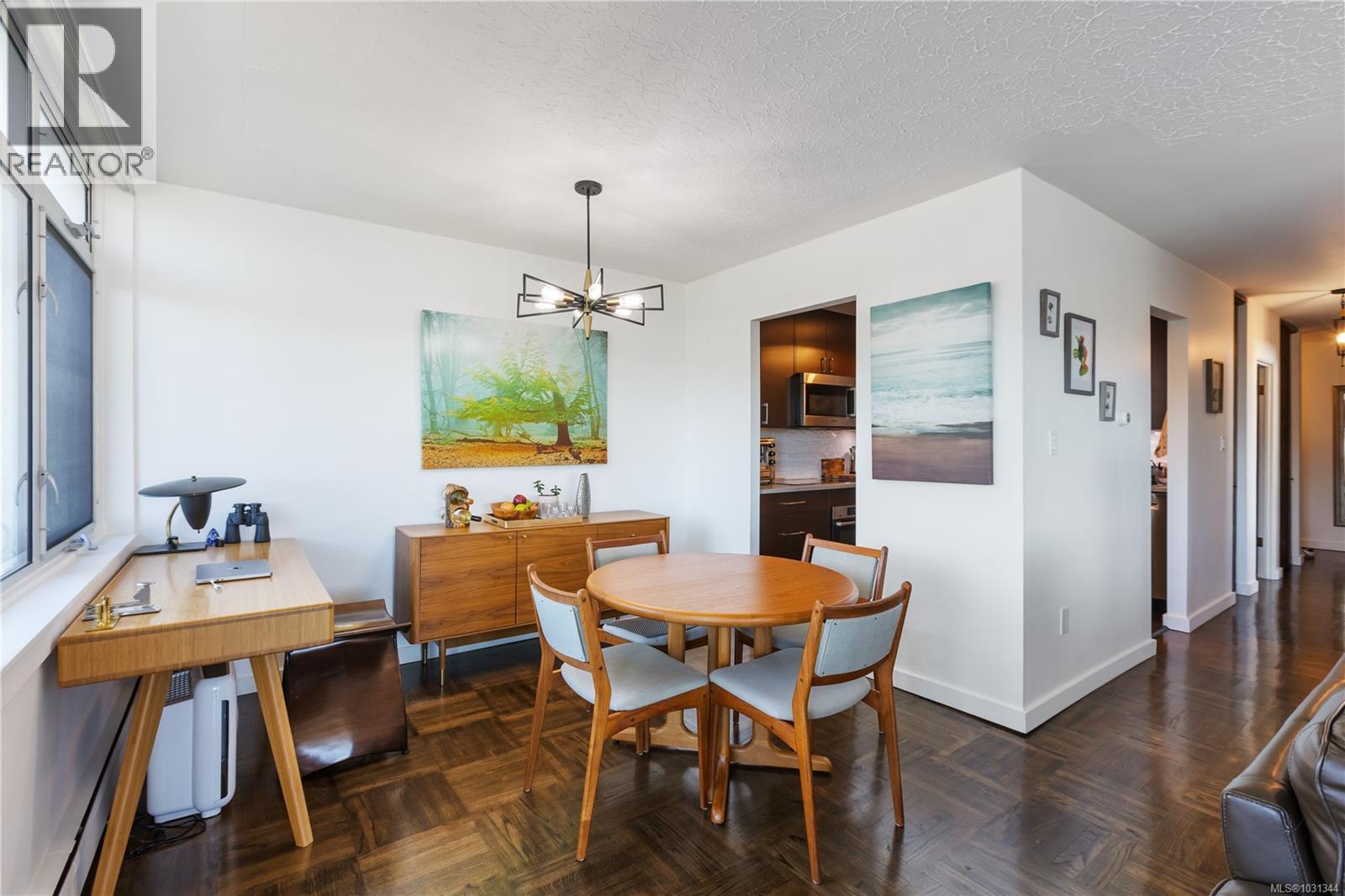 #902 250 DOUGLAS ST - 10