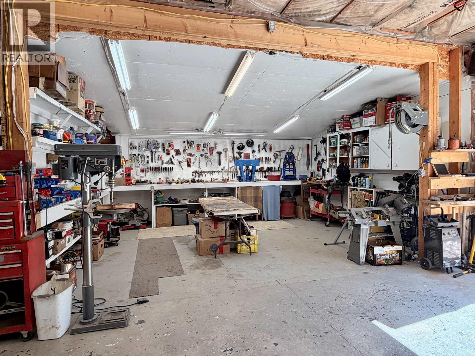 9303 S MAHOOD LAKE ROAD - 23