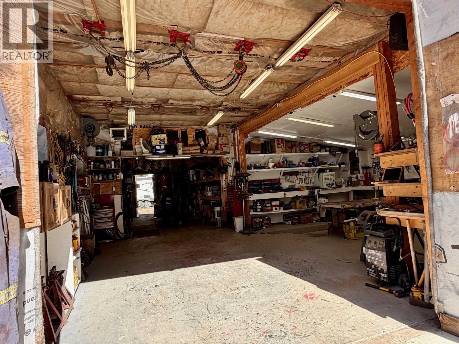 9303 S MAHOOD LAKE ROAD - 24