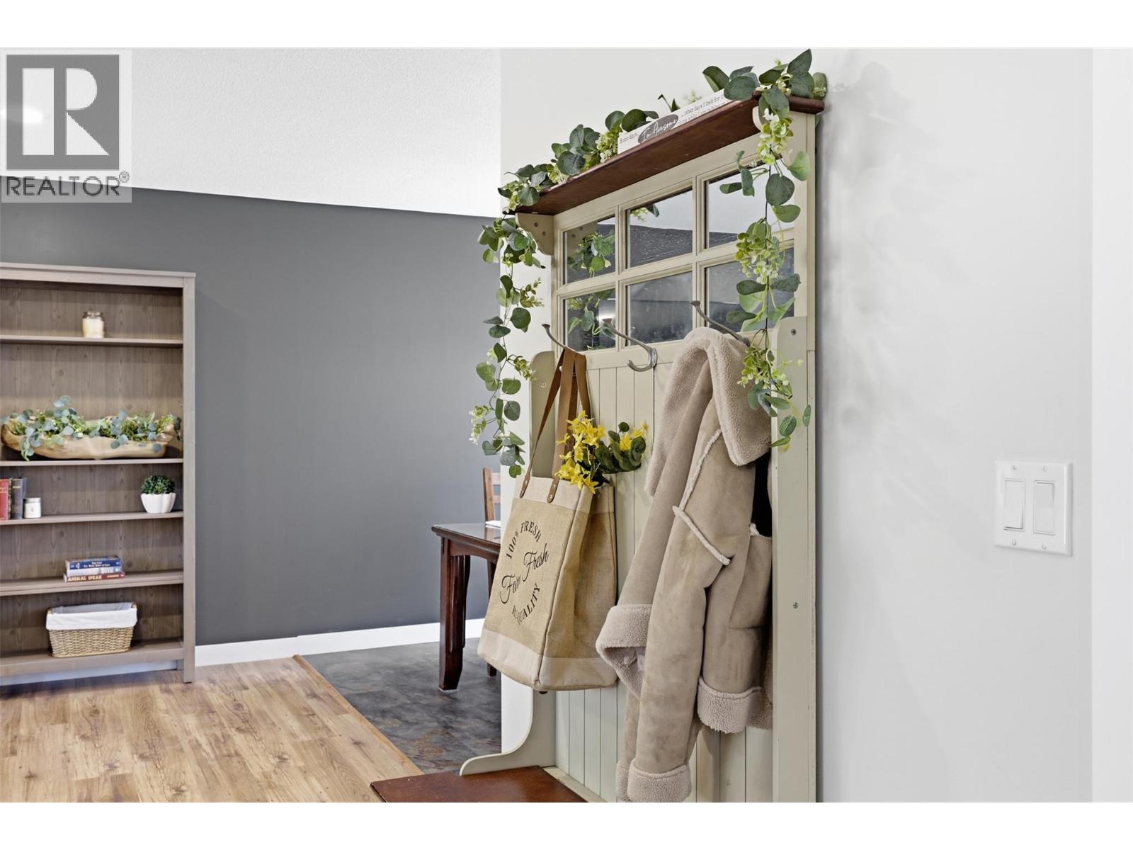 1515 CASCADE STREET - 11