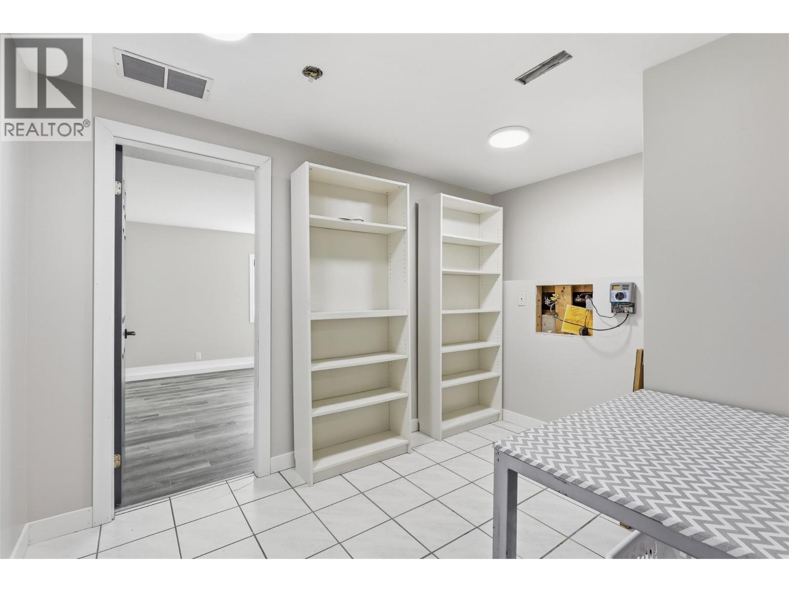 1515 CASCADE STREET - 31